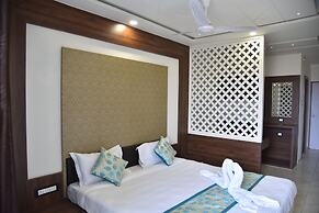 Hotel Savera Inn