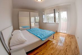 Apartment Gomilica
