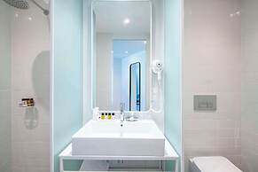 Golden Tulip Design Tbilisi
