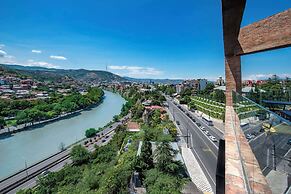 Golden Tulip Design Tbilisi