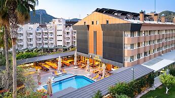 Fame Beach Hotel