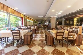 Fame Beach Hotel