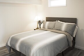 Bowmanville Marina Inn & Suites