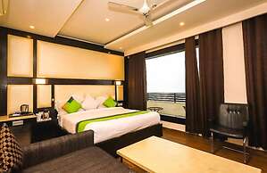 Lavish Inn