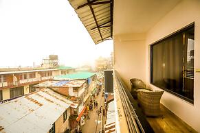 Lavish Inn
