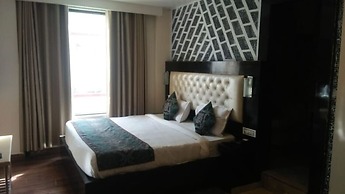 Lavish Inn