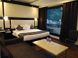 Lavish Inn