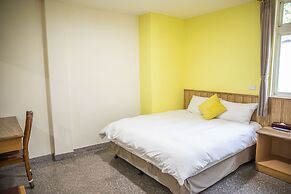 Holiday Hotel