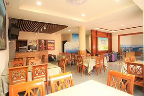 Holiday Hotel
