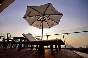 Mega Light Hotel