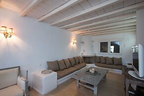 Beautiful Villa at Panormos