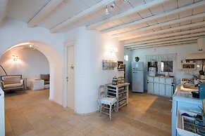 Beautiful Villa at Panormos
