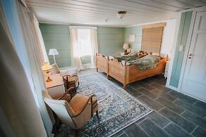 Helgaker Gård