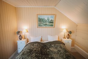Helgaker Gård