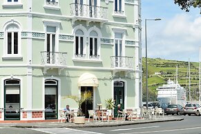 Internacional Azores Boutique