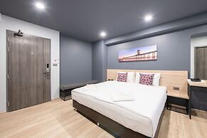 Oblique Apartment