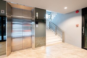 Oblique Apartment