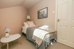Arundel Mews Parking by Brighton Holiday Lets
