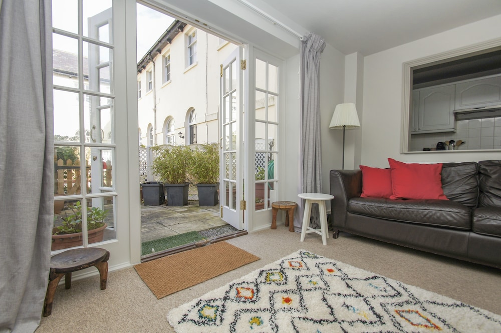 Arundel Mews Parking by Brighton Holiday Lets