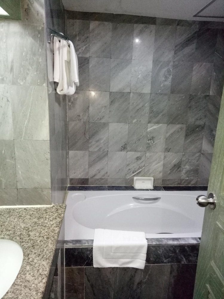 Lee Place Hotel