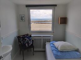 Tante Tut & Onkel E Hotel