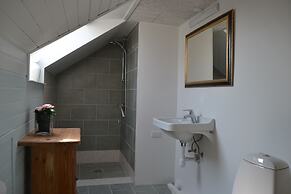 Tante Tut & Onkel E Hotel