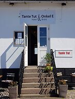Tante Tut & Onkel E Hotel