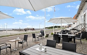 Tante Tut & Onkel E Hotel