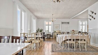 Tante Tut & Onkel E Hotel