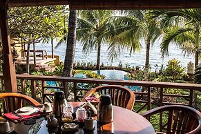 Teluk Indah Beach & Pool Villa