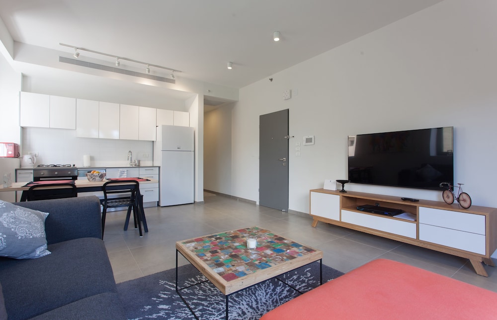 Sunny Luxary Apartments