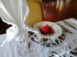Emayian Luxury Camp