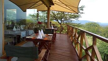 Emayian Luxury Camp