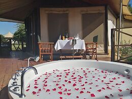 Emayian Luxury Camp