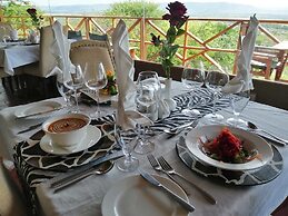 Emayian Luxury Camp