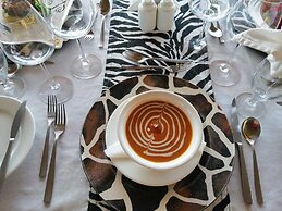 Emayian Luxury Camp