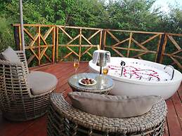 Emayian Luxury Camp
