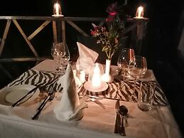 Emayian Luxury Camp