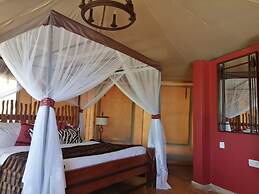 Emayian Luxury Camp