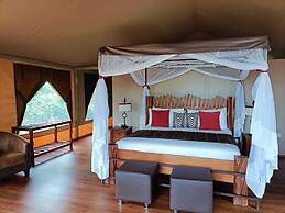 Emayian Luxury Camp