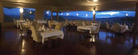 Emayian Luxury Camp