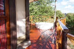 Emayian Luxury Camp