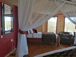 Emayian Luxury Camp