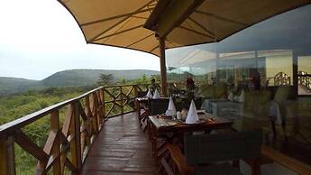 Emayian Luxury Camp