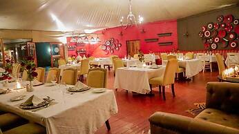 Emayian Luxury Camp