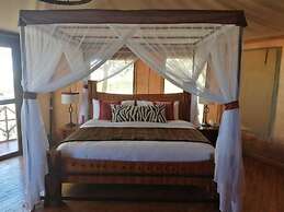 Emayian Luxury Camp