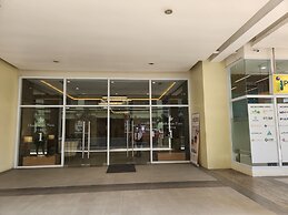Manhattan Plaza Tower 1 by JS