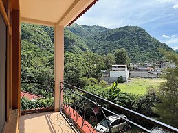 Jabel Tinamit Hotel & Villas