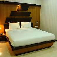 Iroomz Hotel SR Grand