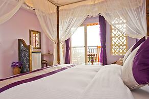 HANA B & B